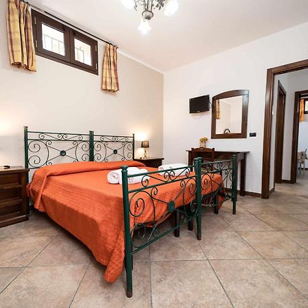 Villa Claudia By Vivimy Parabita Eksteriør billede