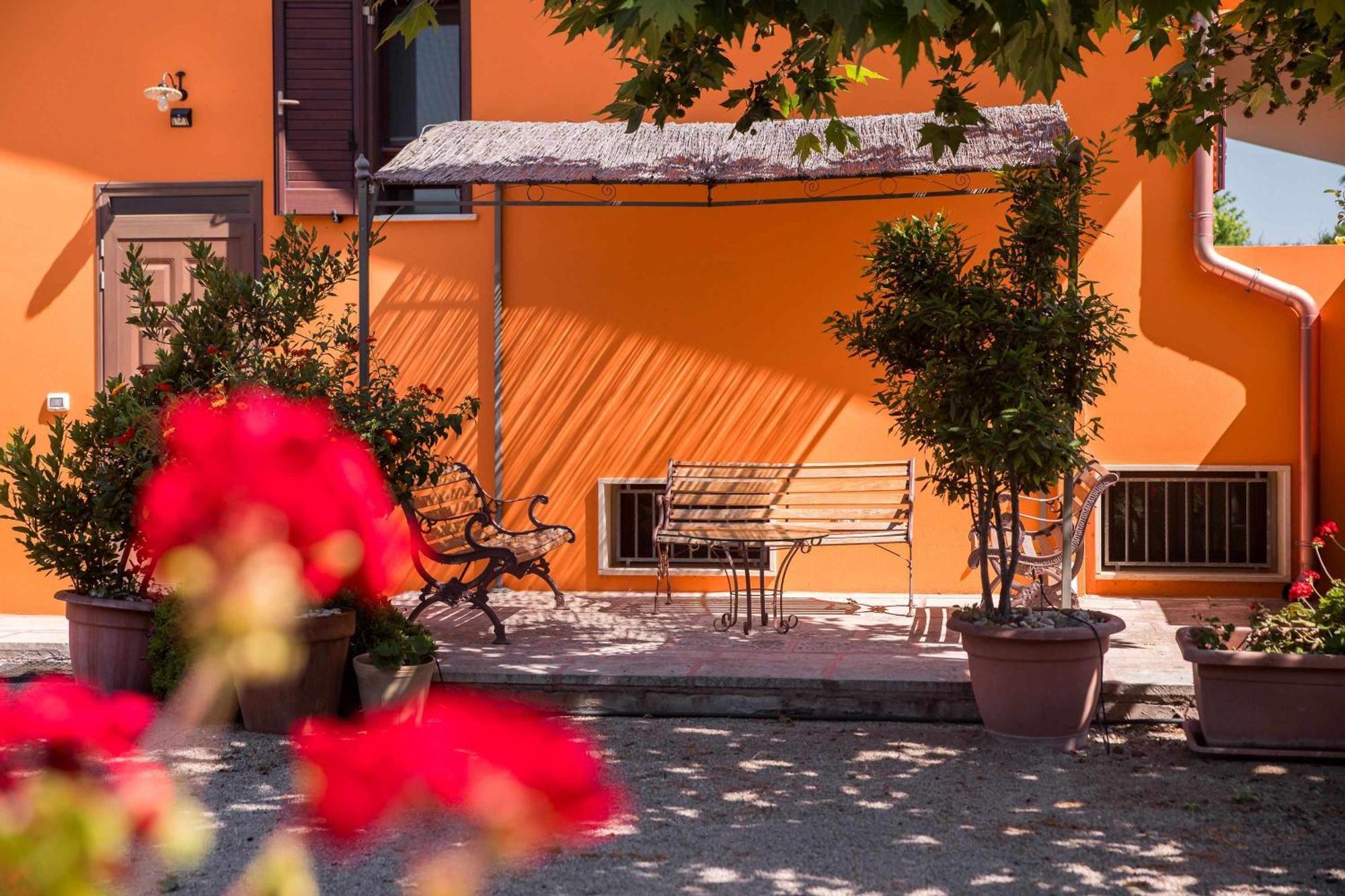 Villa Claudia By Vivimy Parabita Eksteriør billede