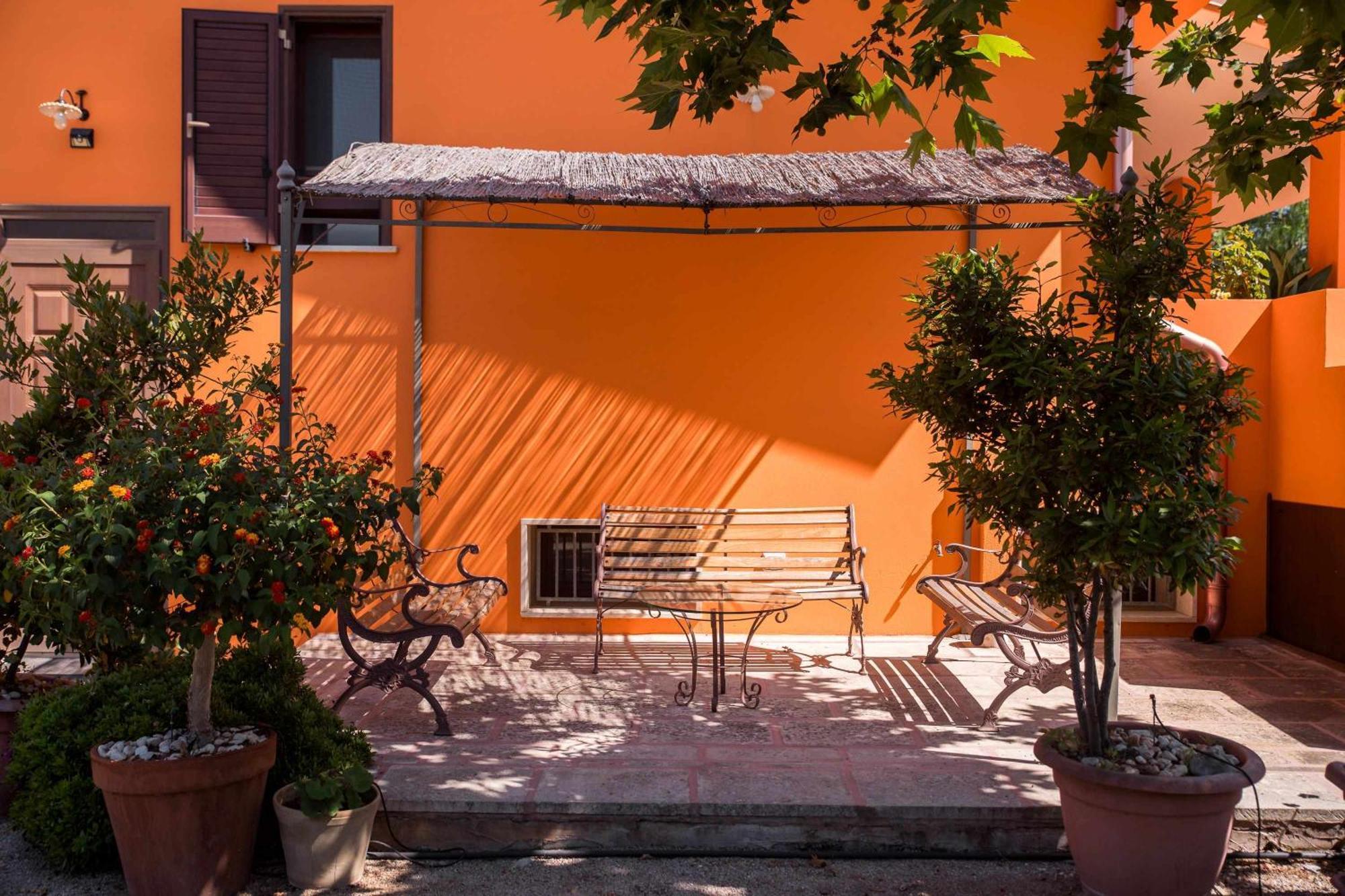 Villa Claudia By Vivimy Parabita Eksteriør billede