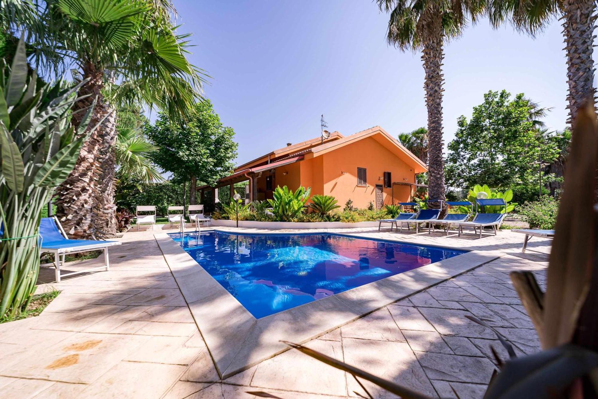 Villa Claudia By Vivimy Parabita Eksteriør billede